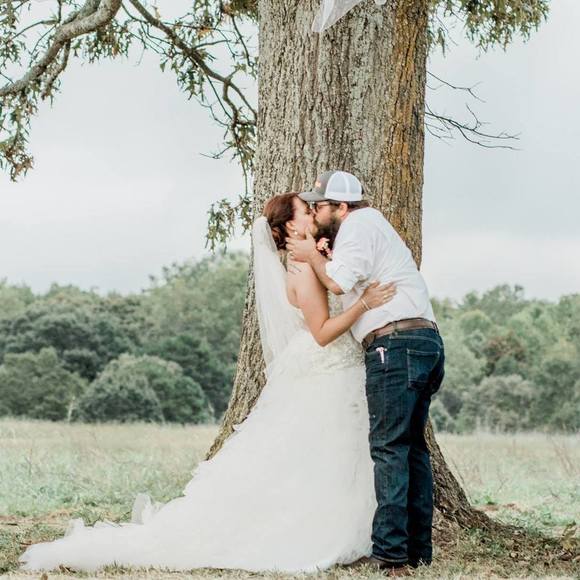 Meet your Posher, Lindsey - Picture 1 of 1